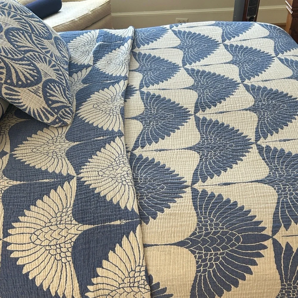 Modern Woven Birds in Flight Cranes Blue Gray KING Bedspread 2 Side FLiPSiDE NEW - Picture 1 of 16